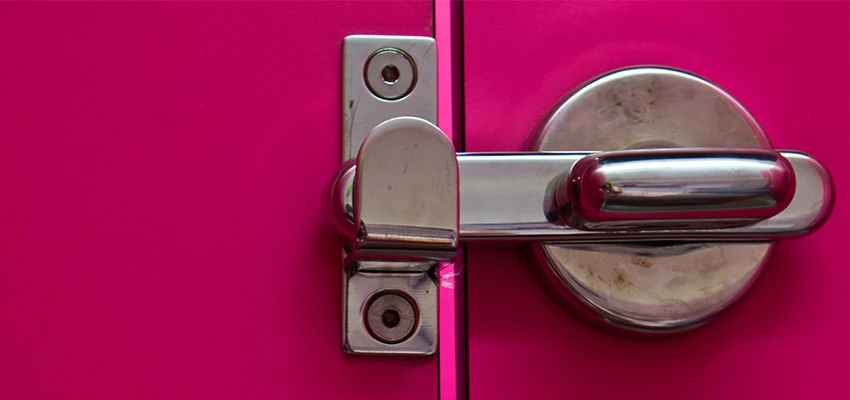 Childproof Gate Lock in Hughson, California